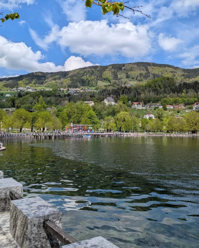 Ein Abstecher an den Mondsee durfte auf dem Rückweg vom Salzburger Freilichtmuseum (siehe Beitrag zuvor) natürlich auch nicht fehlen.🩵

#urlaub #auszeit #mondsee  #salzkammergut#zeitzuzweit #diekleinendinge #dankbar  #beautiful #draußen#glücksmomente #achtsamkeit
#laufenmachtglücklich #outdoors #natur #nature #thepowerofnature #naturfotografie #naturephotography #naturelover #love #beautiful   #instagood #view #meinewuseleien